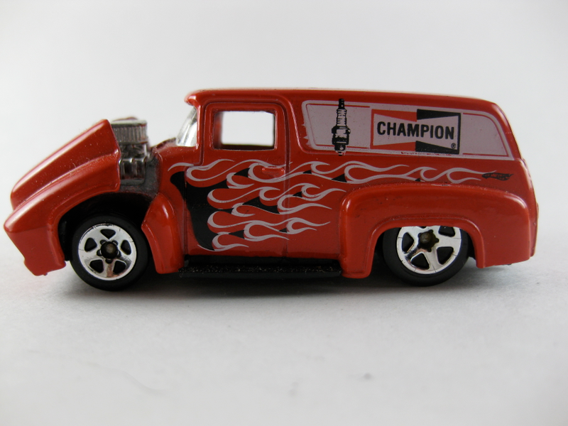Illustration for article titled Hi, my name is Mr Albee and I'm a diecast addict.